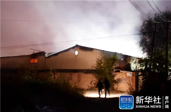 天津一存放酒精仓库起火爆炸 现场腾起火球(图)